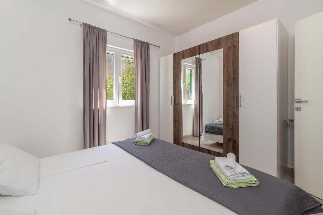 Apartment Ela Trogir Extérieur photo